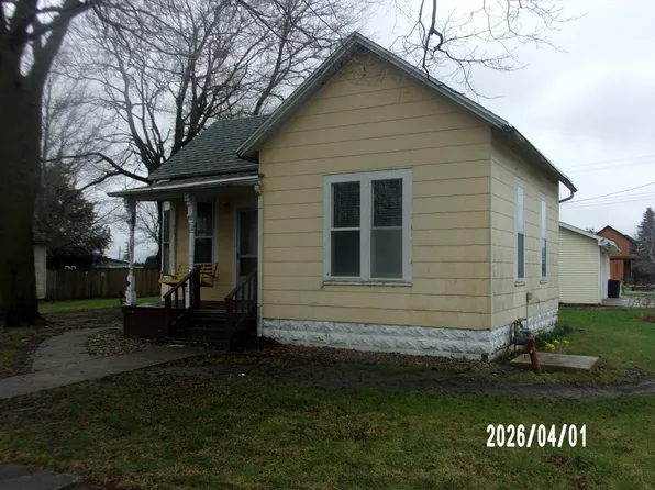 309 N Colfax St, Crescent City, IL 60928