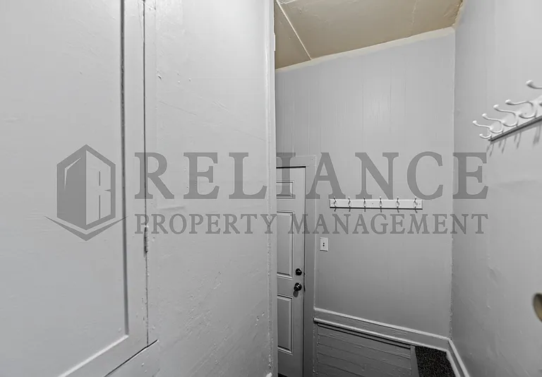 232 S Sedgwick St — Photo 32