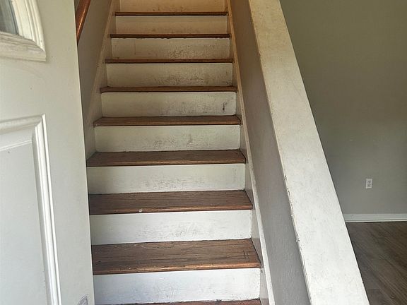 2nd image of 3671 Skylark Dr