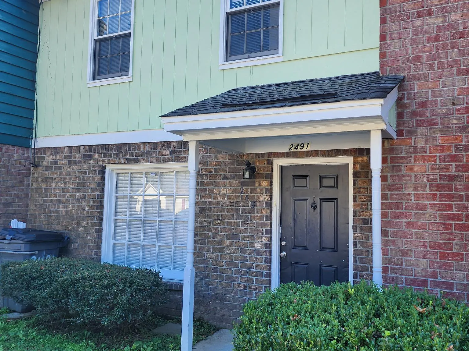 2 bed, 1.5 bath, 1080 sqft, $1,200 — Photo 1