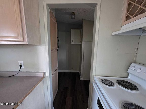 3rd image of 519 W Simmons Rd