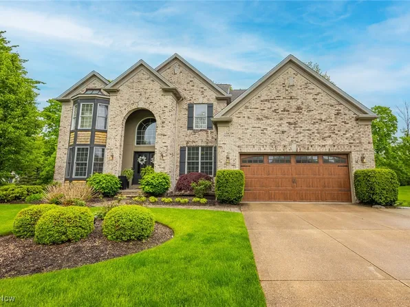 3206 Darien Ln, Twinsburg, OH 44087