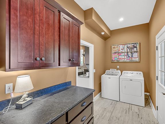 29th image of 157 Giles Ln