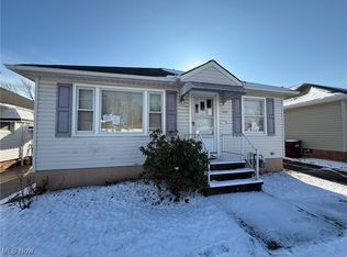 2923 Park Dr, Parma, OH
