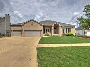 816 W Forsyth Pkwy, Forsyth, IL 62535