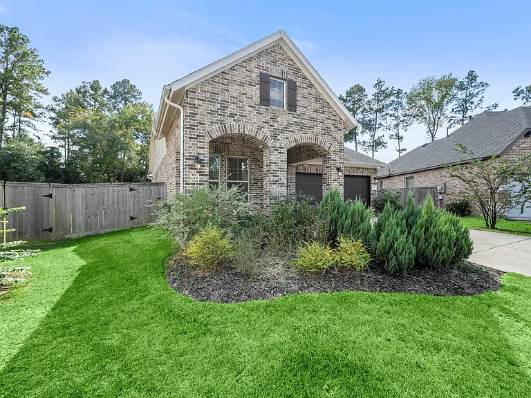 104 Winged Elm Ct — Photo 2
