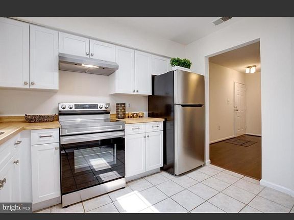 4th image of 7596 Lakeside Village Dr APT C