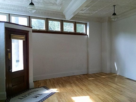 3rd image of 5400-5406 Franklin Blvd