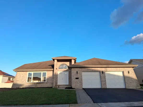 19013 Amlin Ln, Country Club Hills, IL 60478