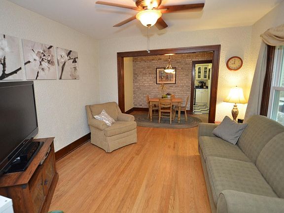 5th image of 915 N Greenfield Ave