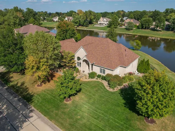 300 W Waters Edge Dr, Shiloh, IL 62221