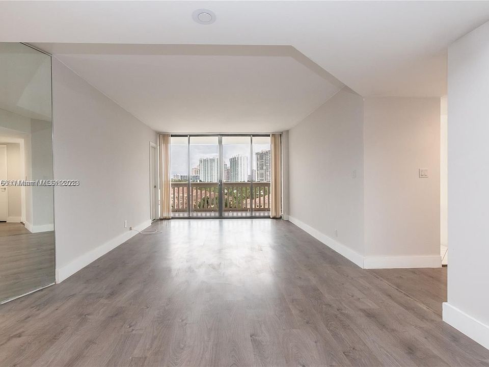 1st image of 1000 W Island Blvd APT 705