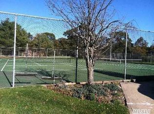 190 Scarlett Dr, Commack, NY 11725