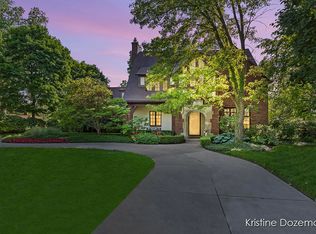 2702 Robinson Rd SE, Grand Rapids, MI 49506