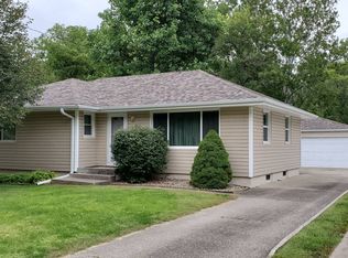 4025 43rd St, Des Moines, IA 50310