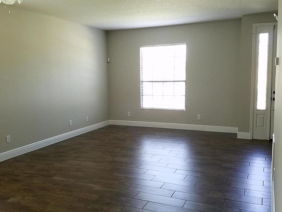 4th image of 1139 Bolle Cir N