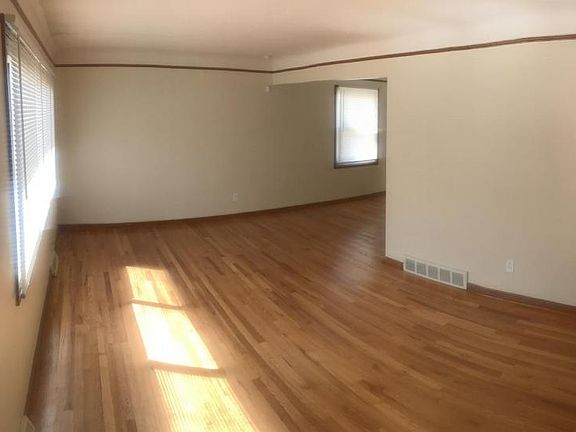 3rd image of 4148 E 187th St