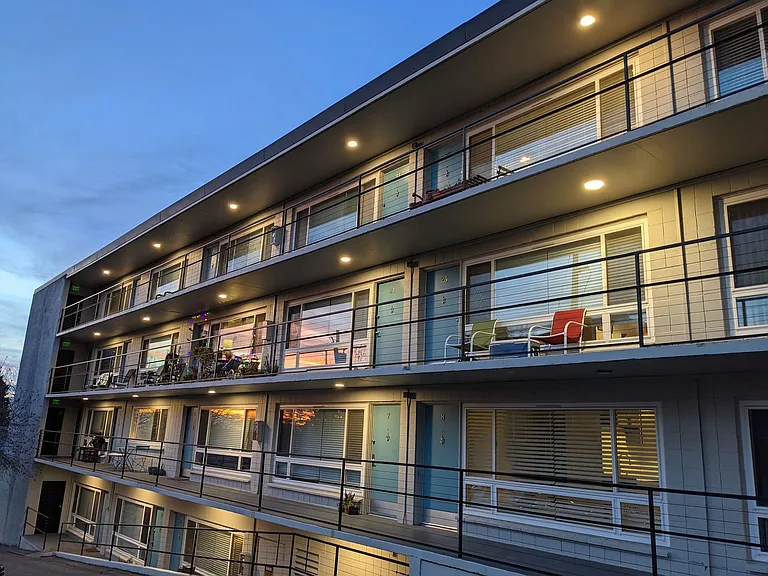 Effortless Living Near the Alaska Junction The Webster Apartments — Photo 6