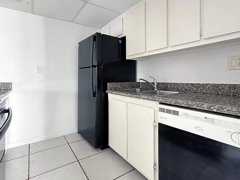 1900 N Congress Ave #407 — Photo 7