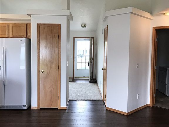 3rd image of 1004 N Prentis St