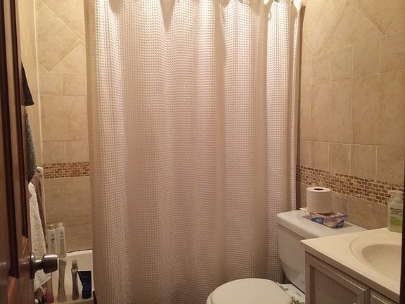 5th image of 342 Parkside Ave #2