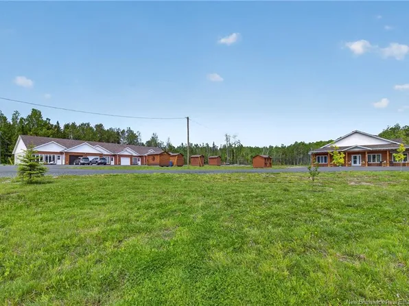 1321 Principale, Beresford, NB E8K 1A1