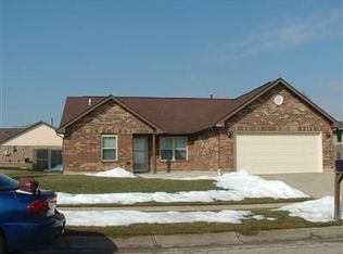 8687 Deer Bend Dr, Dayton, OH 45424