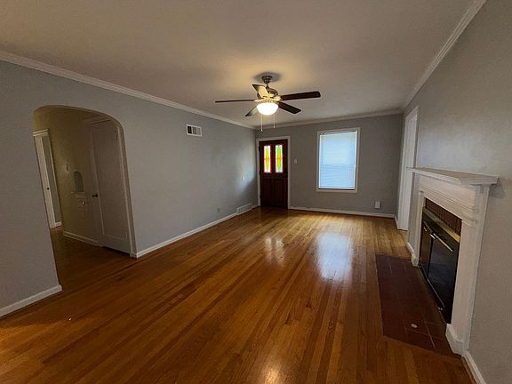 5th image of 421 Cannonbury Dr