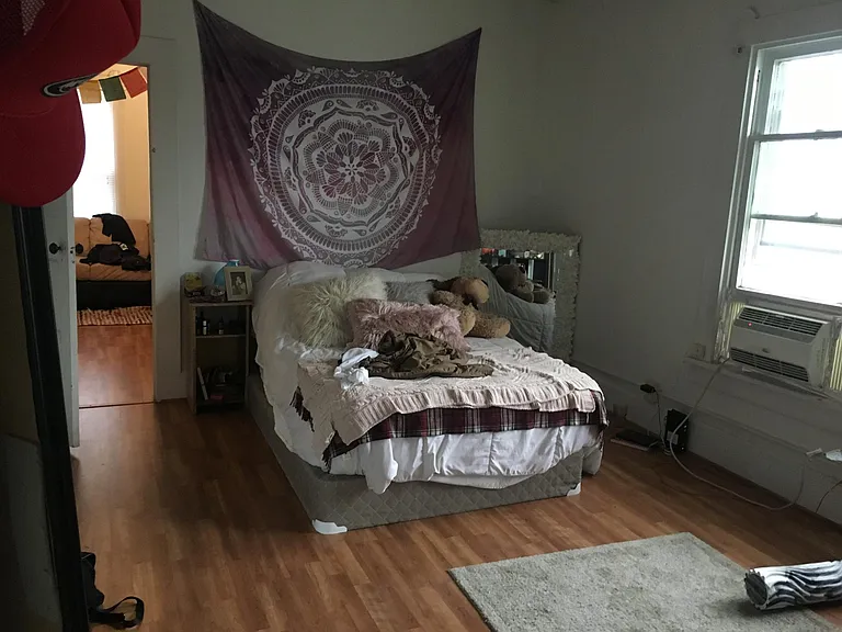 521 Bowery St — Photo 28