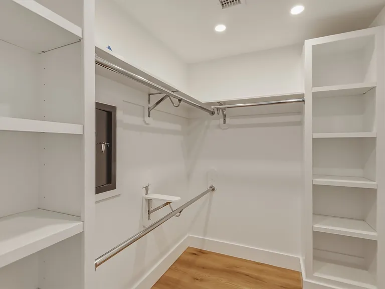 235 Brook St #2B — Photo 11