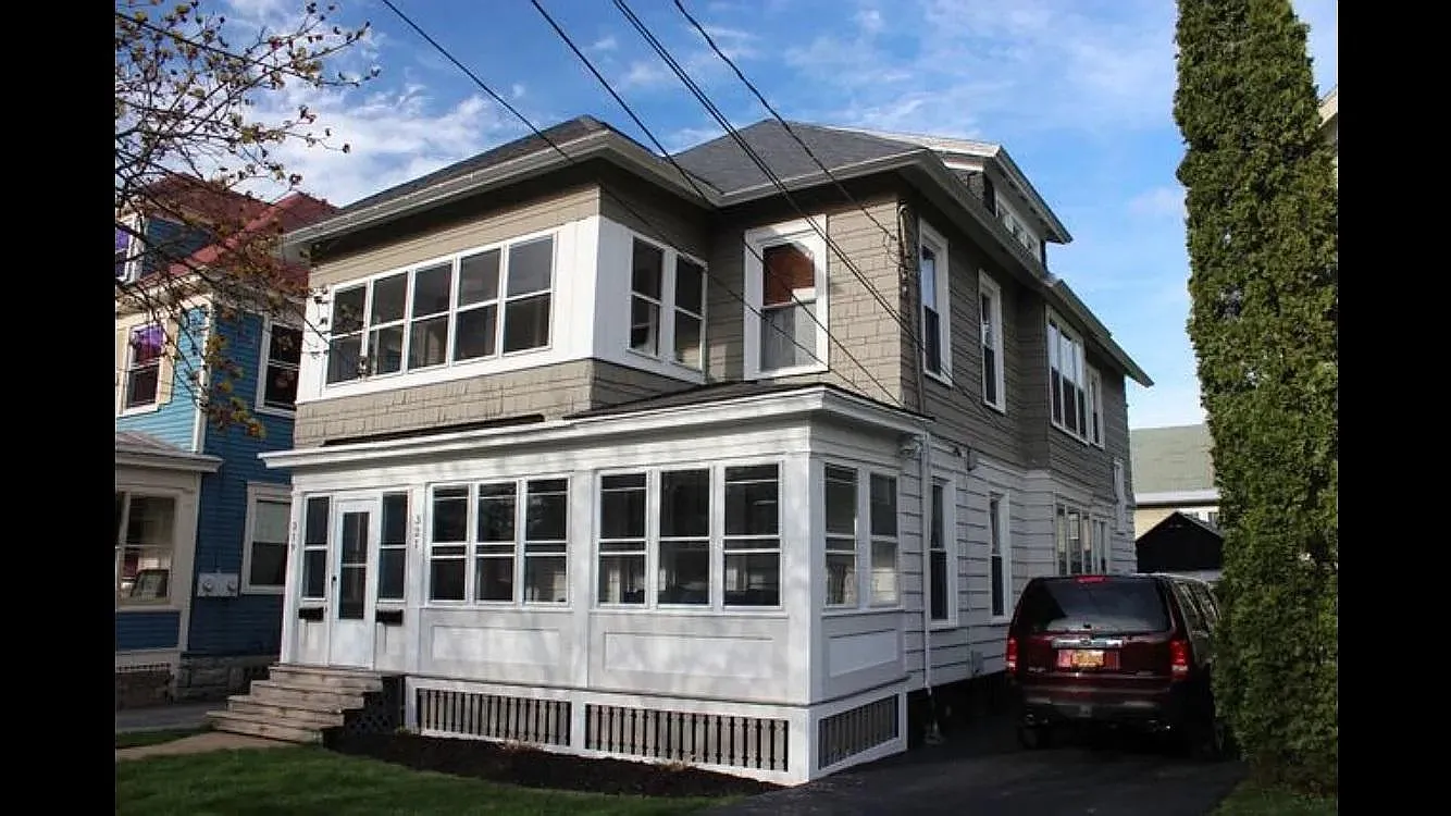 3 bed, 1850 sqft, $2,600 — Photo 1