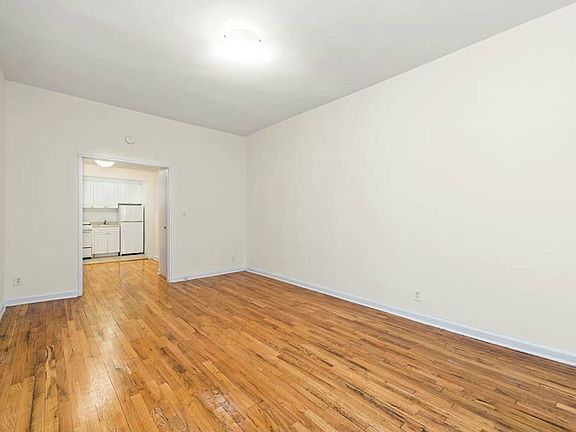3rd image of 215 E 89th St APT 2B