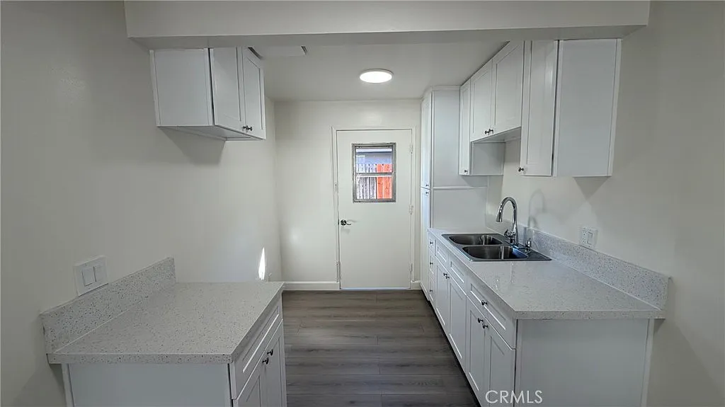 1 bed, 650 sqft, $2,000 — Photo 3