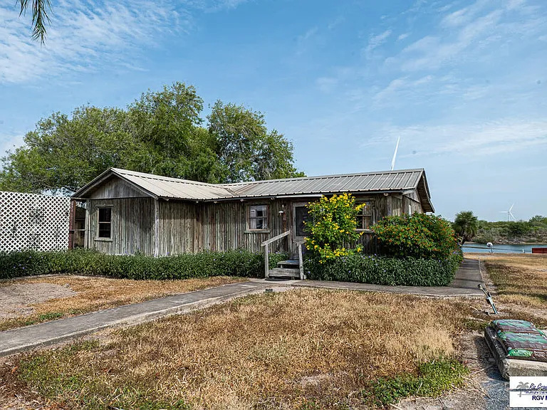 32781 FM 2925 — Photo 1