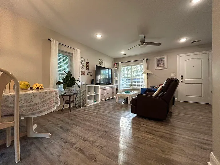 1208 Ragin St — Photo 11