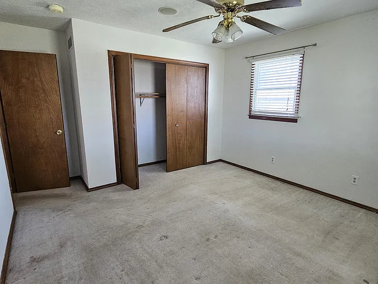 711 N Hemlock St — Photo 17