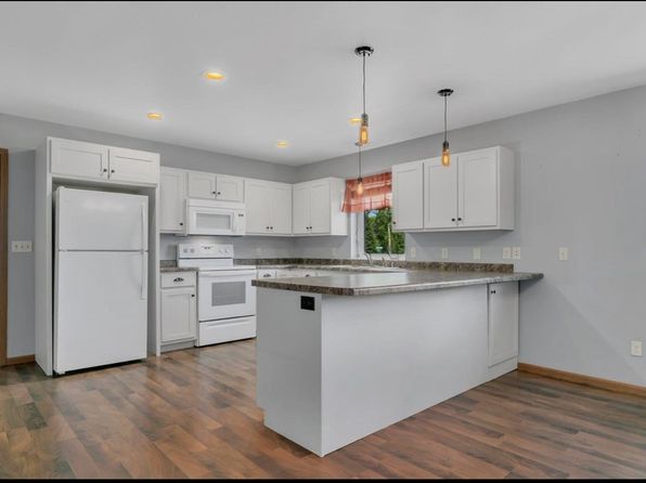 702 3rd Ave SE, Cold Spring, MN 56320