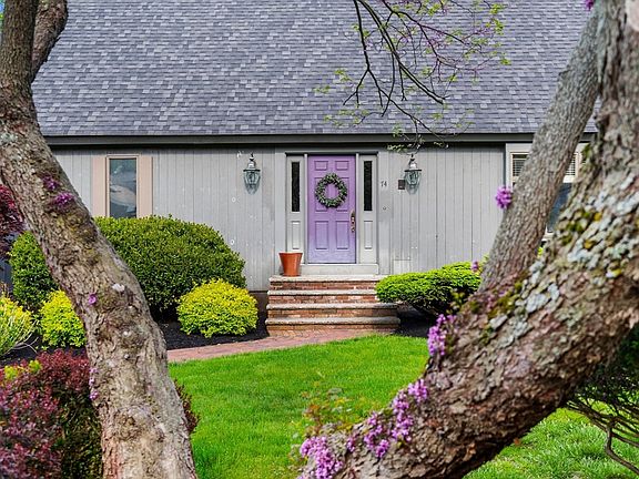 3rd image of 74 Blueberry Hill Ln