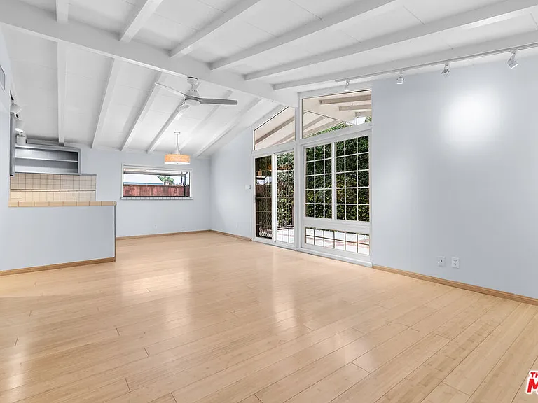 6742 Sunny Brae Ave — Photo 11