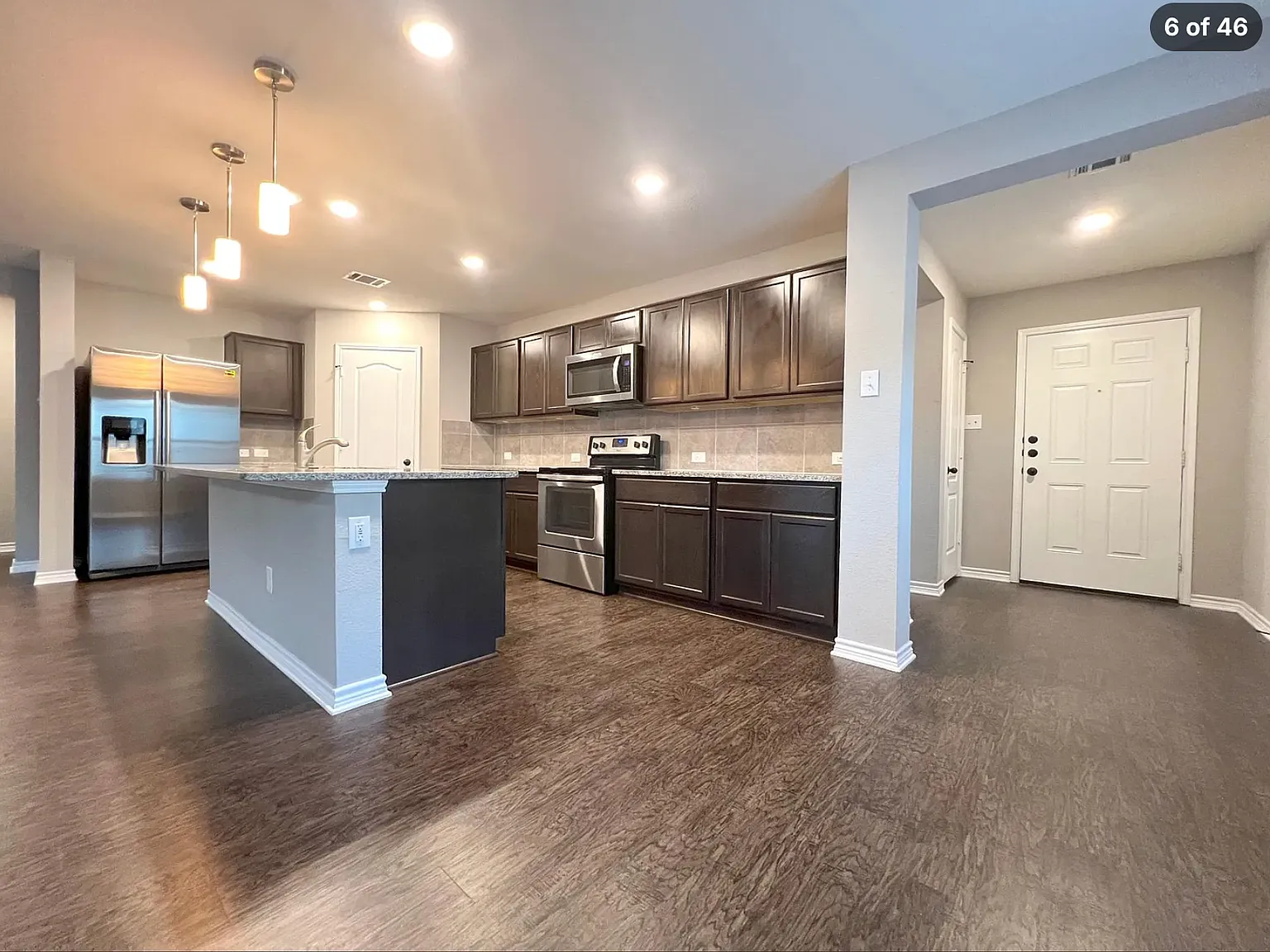 4 bed, 2115 sqft, $3,000 — Photo 4