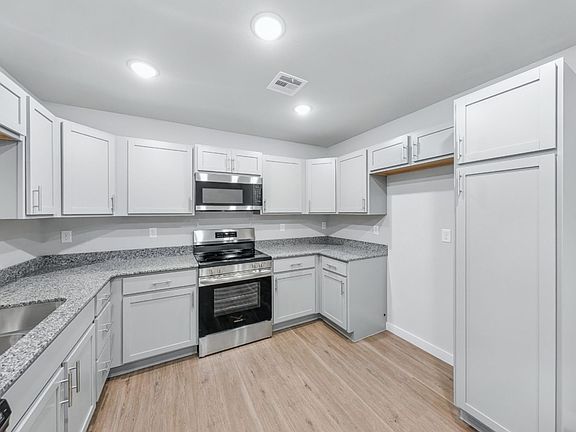5th image of 311 NW 65th Ave