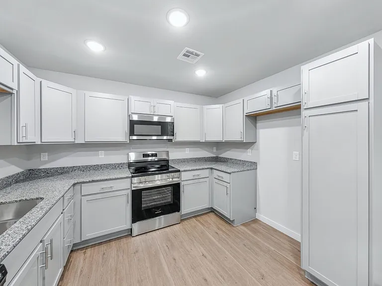 6501 NW Kathleen St — Photo 4