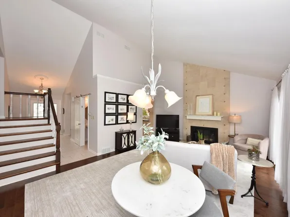 N17W5195 Garfield CIRCLE, Cedarburg, WI 53012