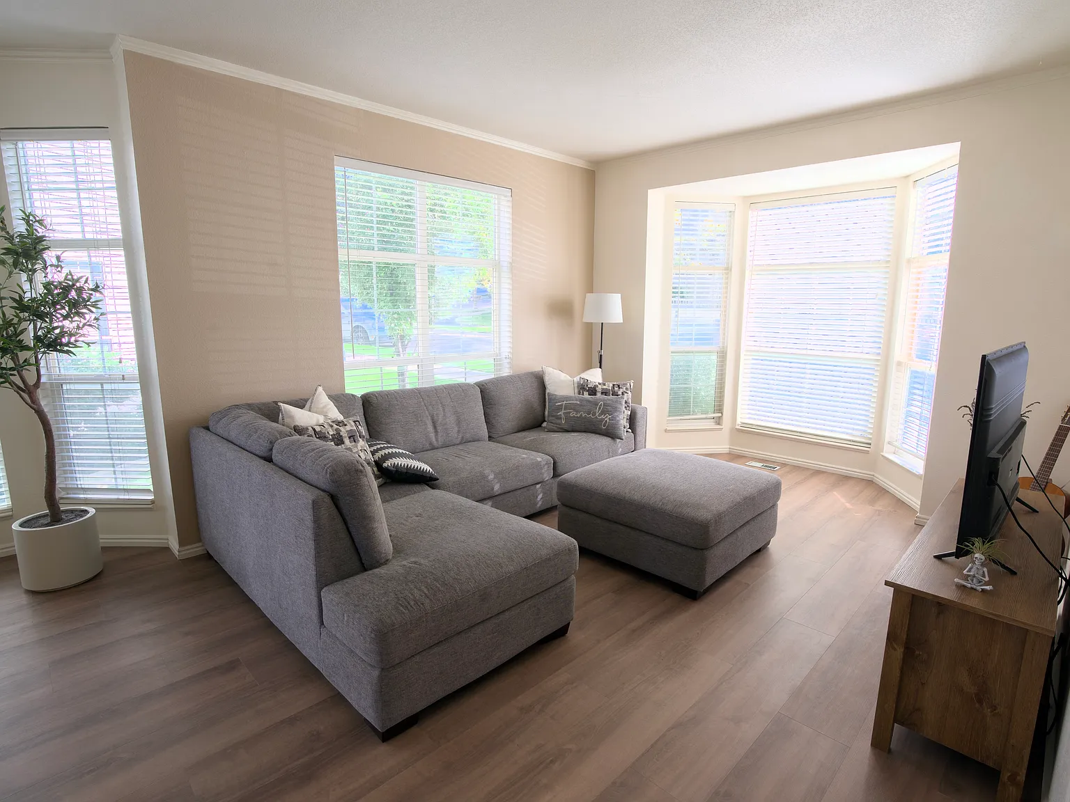 953 E Senior Band Rd — Photo 2