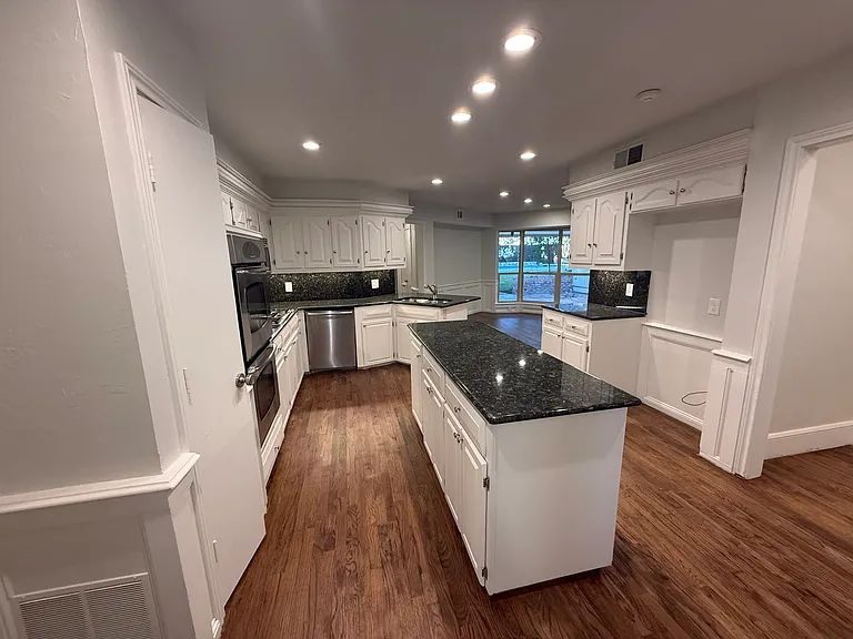 6911 Gateridge Dr — Photo 10