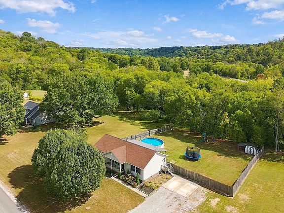 2nd image of 106 Fieldstone Dr