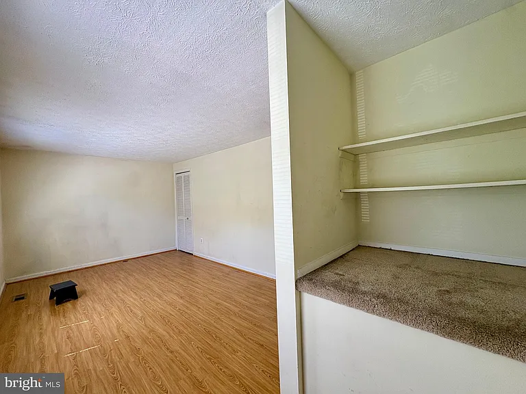 8112 Parkdale Ct — Photo 26