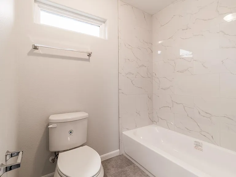 710 Barkley St #B — Photo 22