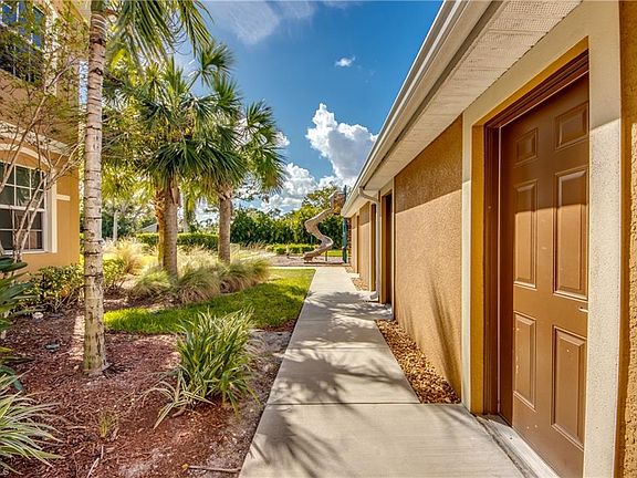 4th image of 1052 Winding Pines CIR #105