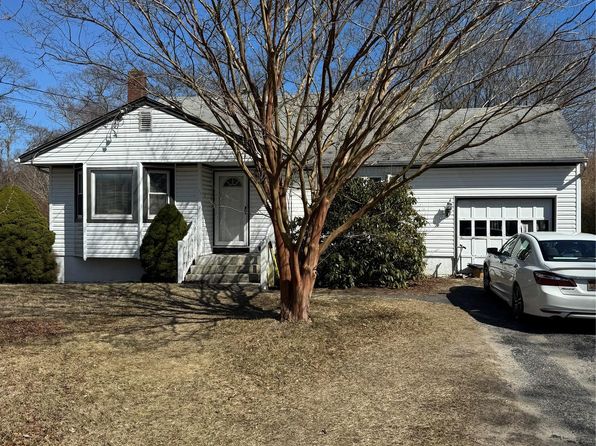 41 Lincoln Boulevard, East Moriches, NY 11940